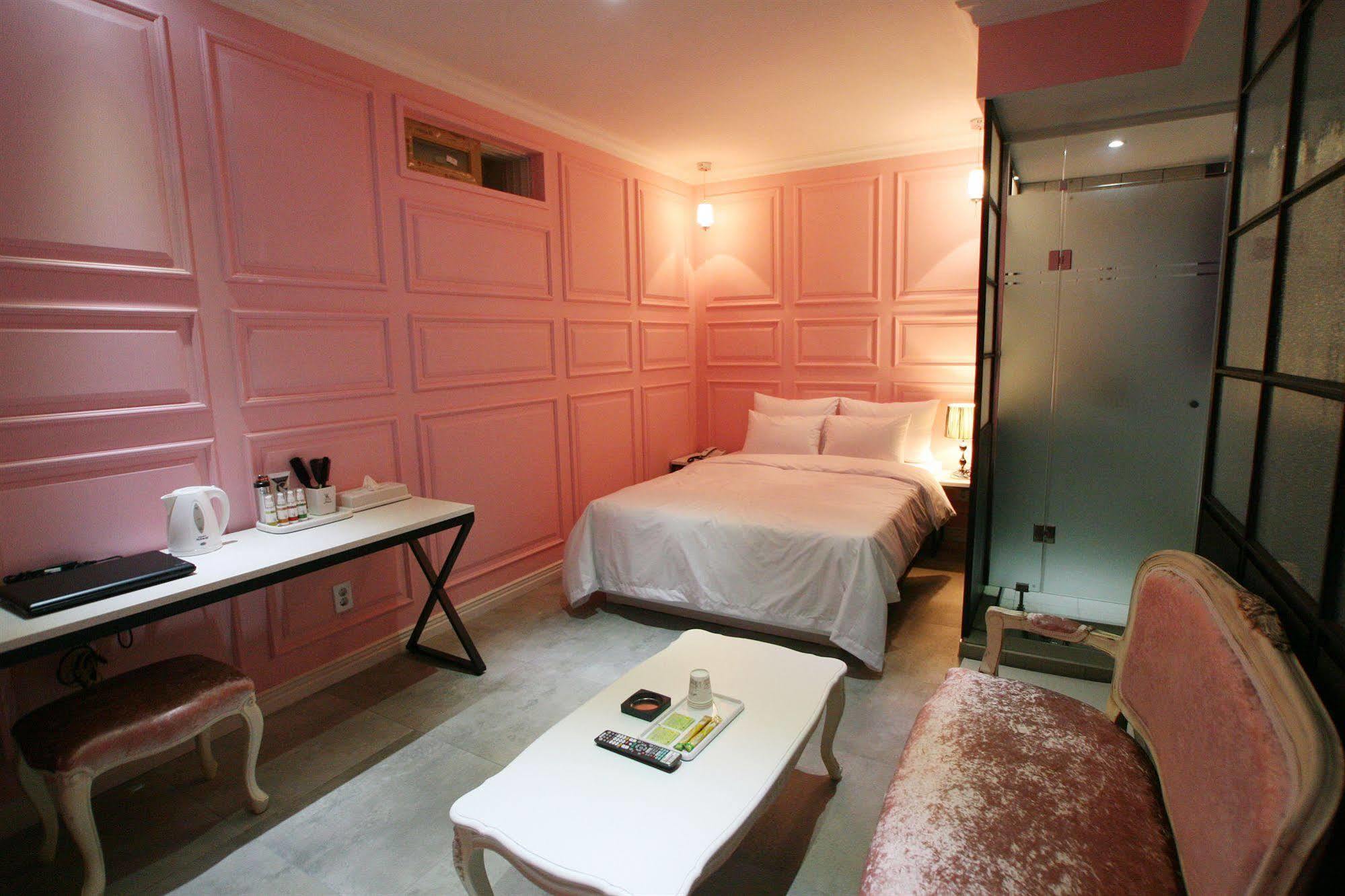 Hotel Vvalt 2*